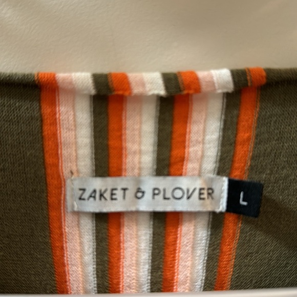 Fun sweater - Picture 2 of 9